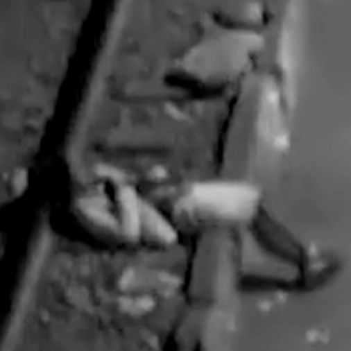 VIDEO Muškarac spavao na pruzi u Peruu, pregazio ga vlak. Preživio je