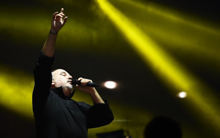 Cetinski je u dvorani koja mu sad smeta zbog "bolnih ratnih uspomena" pjevao 4 puta