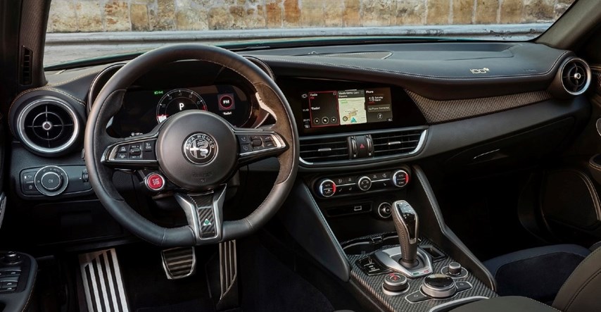 Alfa Romeo: Vozač je u fokusu, a veličina ekrana nije bitna