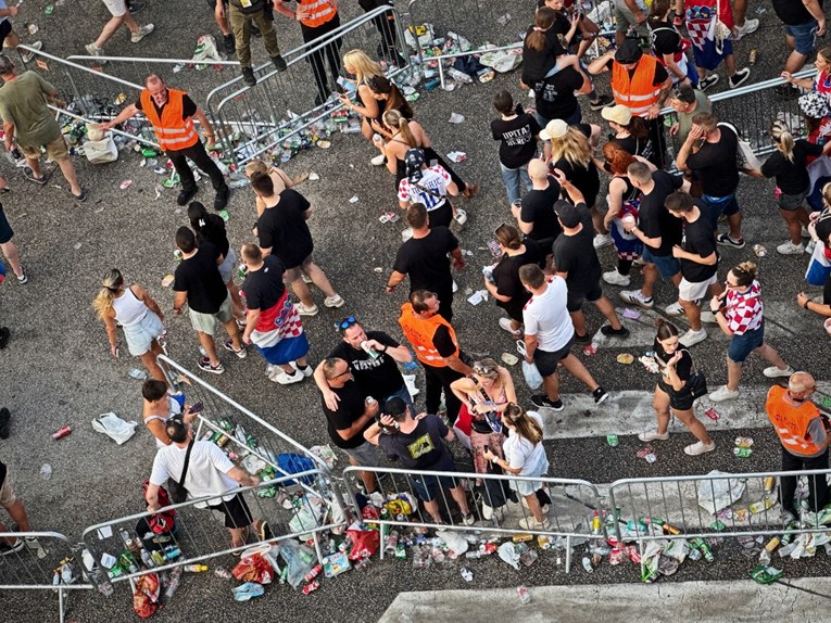 VIDEO Ljudi na Thompsonov koncert ulazili bez ikakve provjere