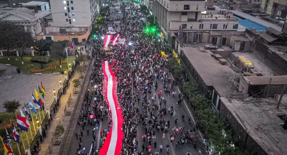 U Peruu veliki prosvjedi protiv organiziranog kriminala. Poginuo muškarac