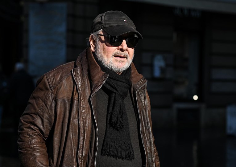 Glumac Ivica Zadro (69) nakon dugo vremena u javnosti, snimljen u šetnji Zagrebom