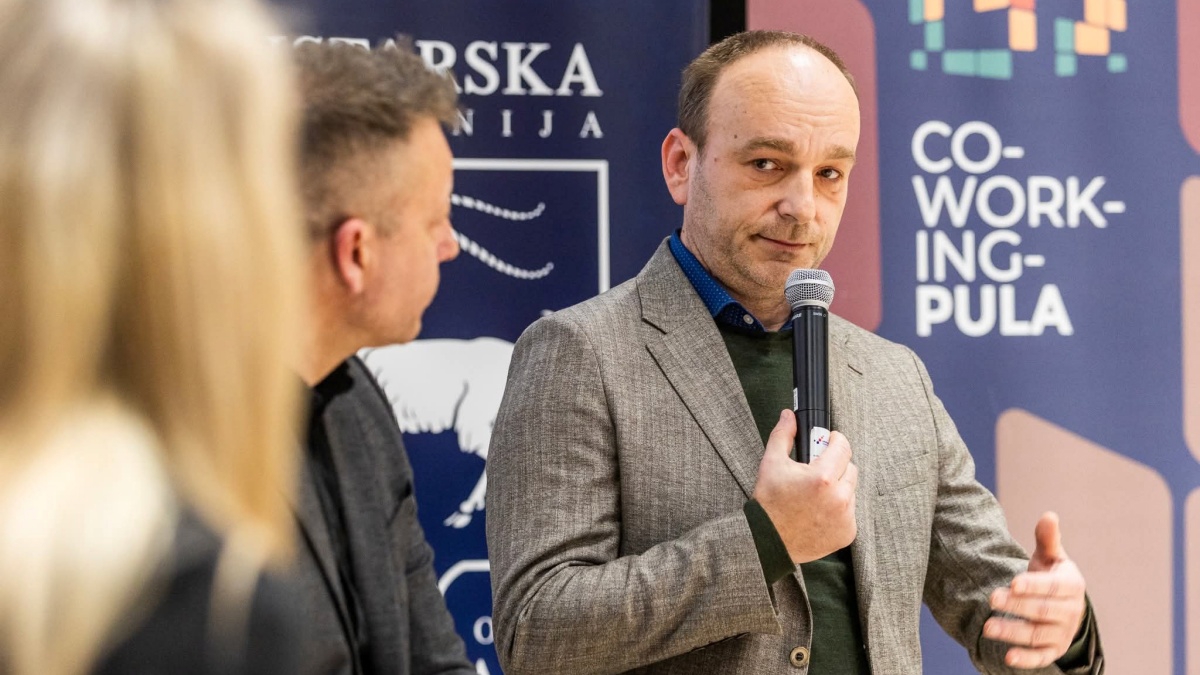 AI odgovara građanima kad komunalci ne rade: Hrvatska tvrtka razvila 0-24h rješenje