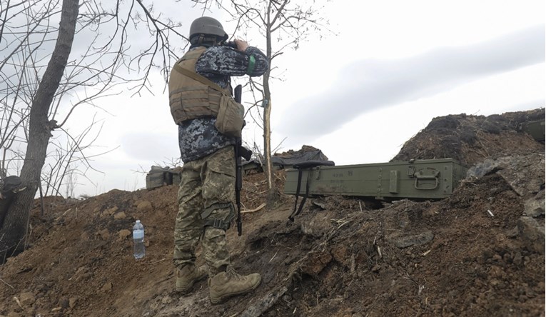 Ukrajinski vojnik blizu Donjecka: Sve je više bombaških i raketnih napada