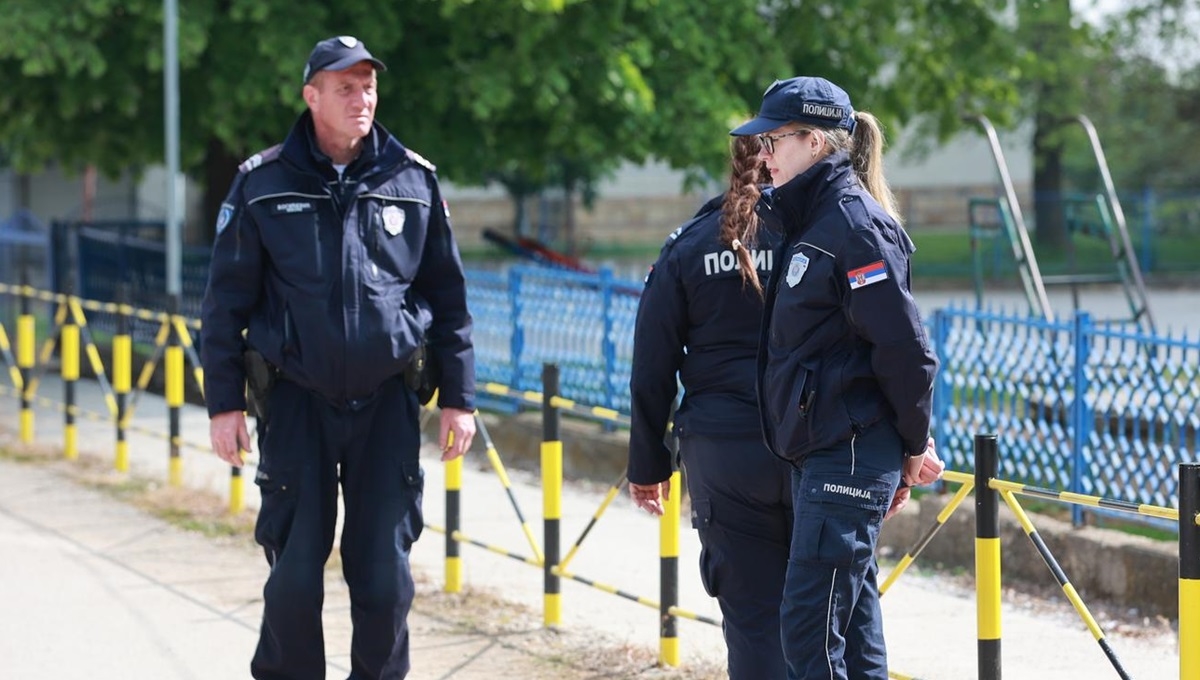 Mladić (21) zapalio 6 auta u Novom Sadu pa pokušao i policijski. Uhićen je