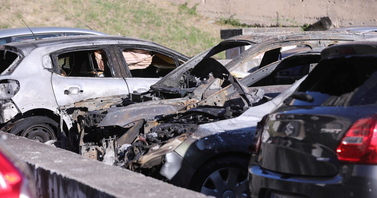 Požar u Zagrebu: Na parkiralištu oštećena četiri vozila, među njima i Porsche