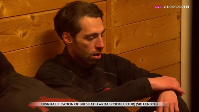 Ovo je 1. muškarac koji je dobio crveni karton u skijaškim skokovima. "Srce se para"