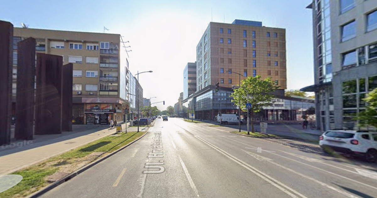 90-godišnjak na romobilu prošao kroz crveno pa se sudario s autom u Osijeku