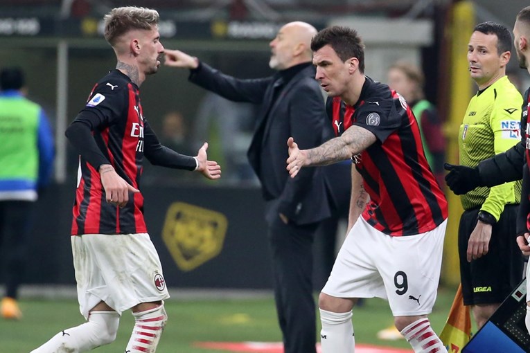 Mandžukić debitirao u debaklu Milana. Umalo je zabio gol u prvom dodiru s loptom