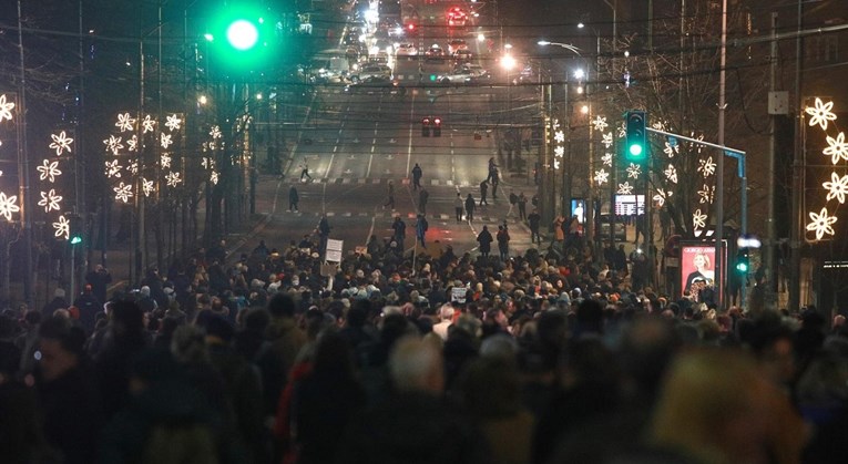 Novi prosvjed u Beogradu. Vučić: Glas naroda je glas Boga. Nećemo im dati da ukradu