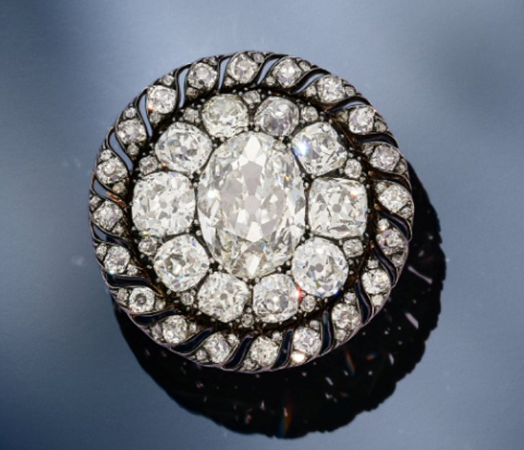 FOTO Dijamantni broš koji je Napoleon izgubio pri bijegu iz bitke prodan na aukciji