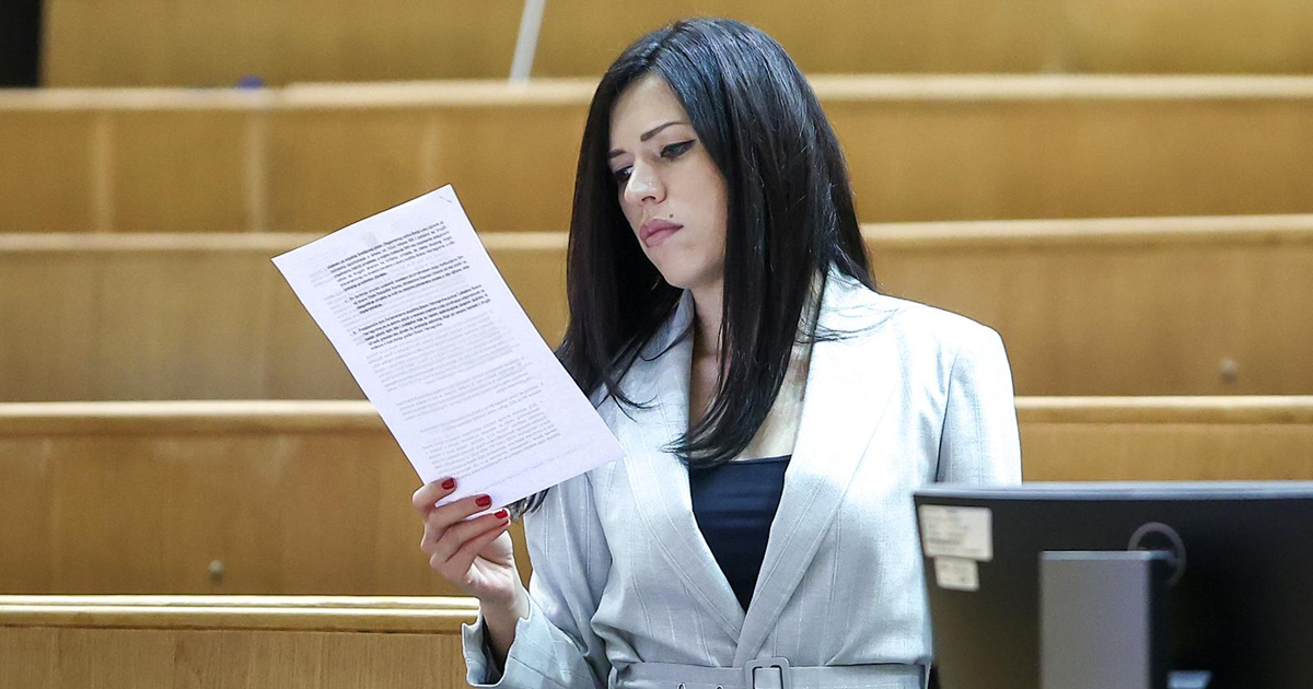Dodikova zastupnica: Donijet ću zmije u parlament. Ne bojim se nikoga osim Boga
