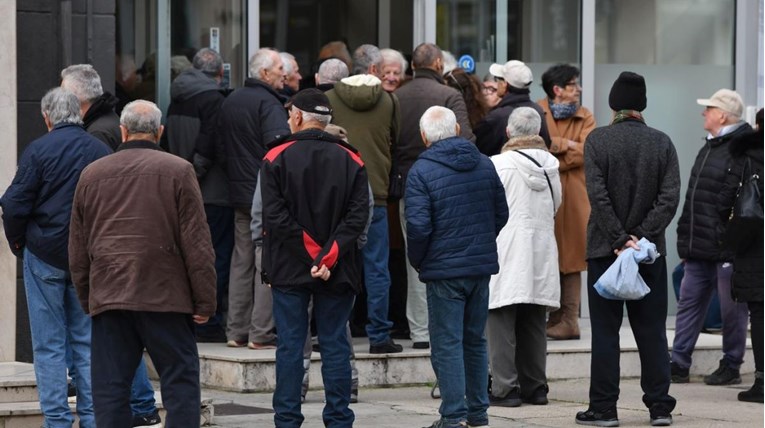 Za četiri dana stižu uvećane mirovine