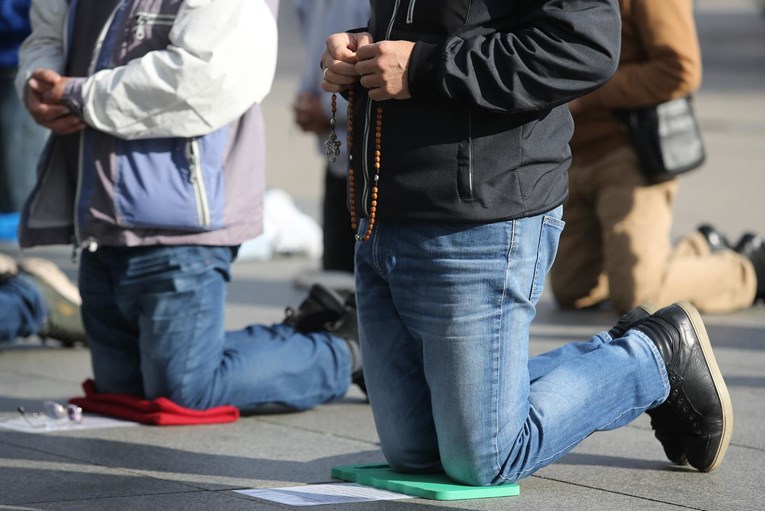 Klečavci sad organiziraju "Prvi nacionalni hod muškaraca"