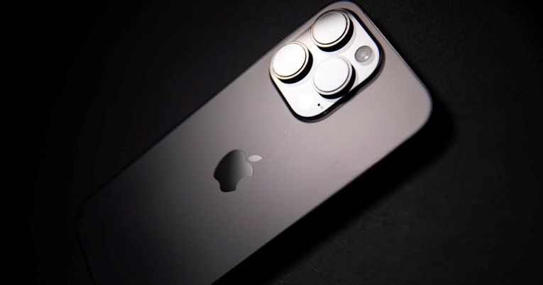 Novi iPhone navodno će imati zaštitu od odsjaja