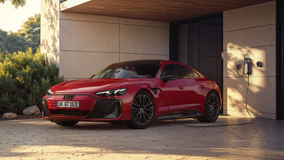 Audi predstavio osnovnu e-tron GT varijantu, skuplji je od Taycana
