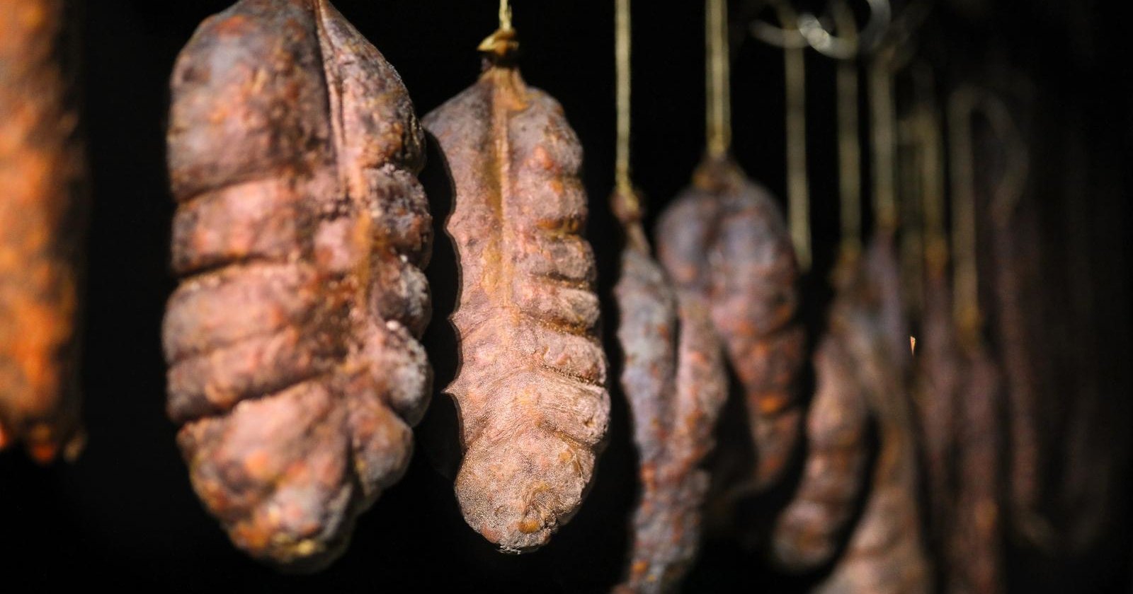Osječki par optužen za krađu kulena i kulenovih seka iz pušnica
