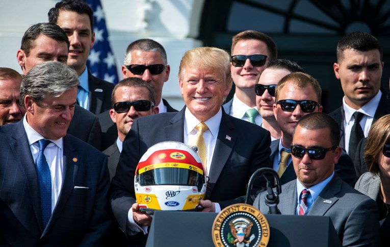 Polovica država SAD-a nastavlja s popuštanjem mjera, vraća se i NASCAR