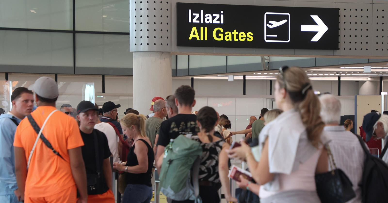Porast putnika na aerodromima, Split i Zagreb u padu