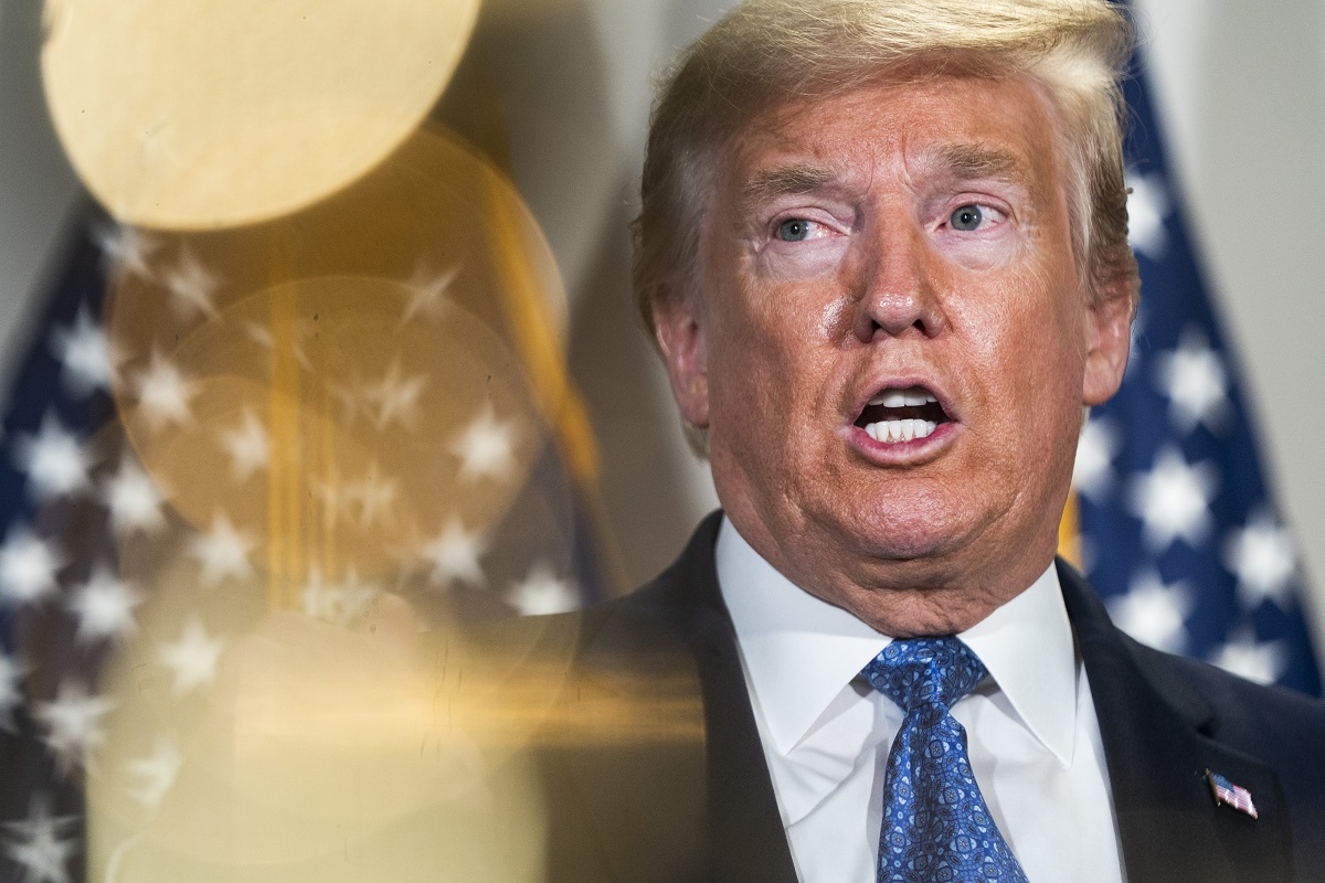 Trump kaže da savezne države moraju dopustiti održavanje misa