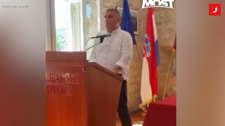 Miro Bulj na skupu u Sinju napravio skandal zbog Dežulovića. Pogledajte snimku