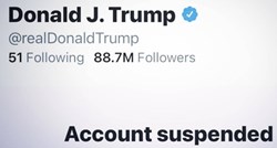 Trump nakon zabrane tvitanja pisao objave na drugom profilu, i tu dobio zabranu