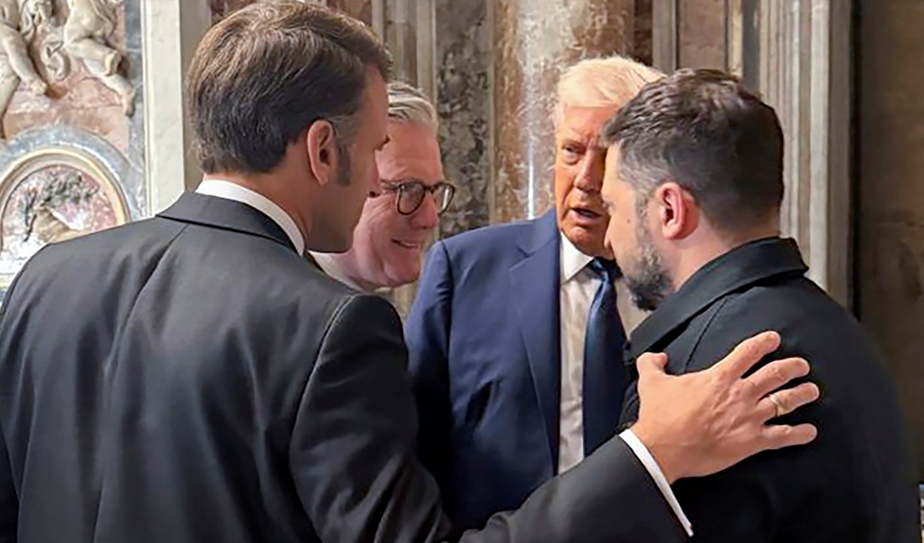 Macron: Susret s Trumpom, Zelenskim i Starmerom o Ukrajini bio je pozitivan