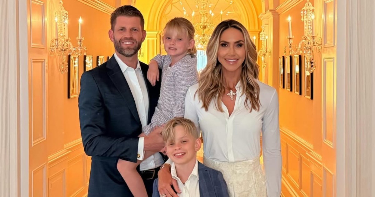 Eric Trump pohvalio se fotkama s odmora, ljudi: "Zašto fotošopiraš suprugu?"