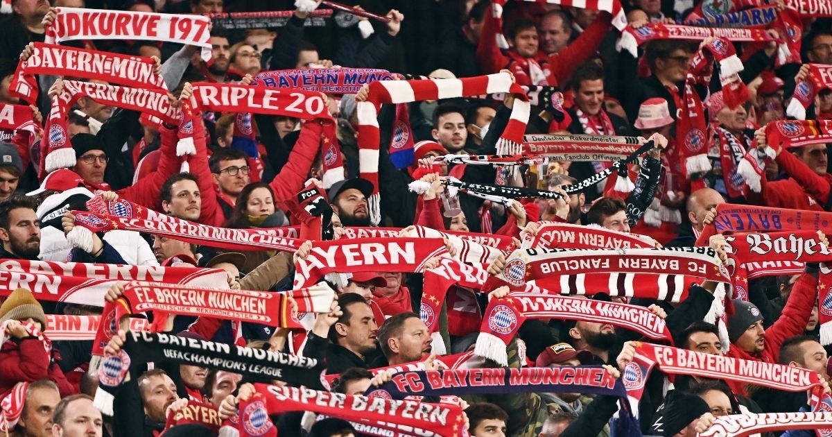 Pogledajte brutalan transparent Bayernovih navijača. Žele srušiti milijunski dogovor