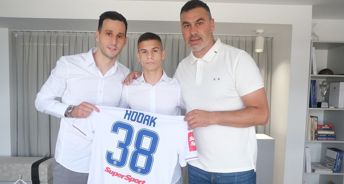 Mladi hrvatski reprezentativac Luka Hodak potpisao za Hajduk