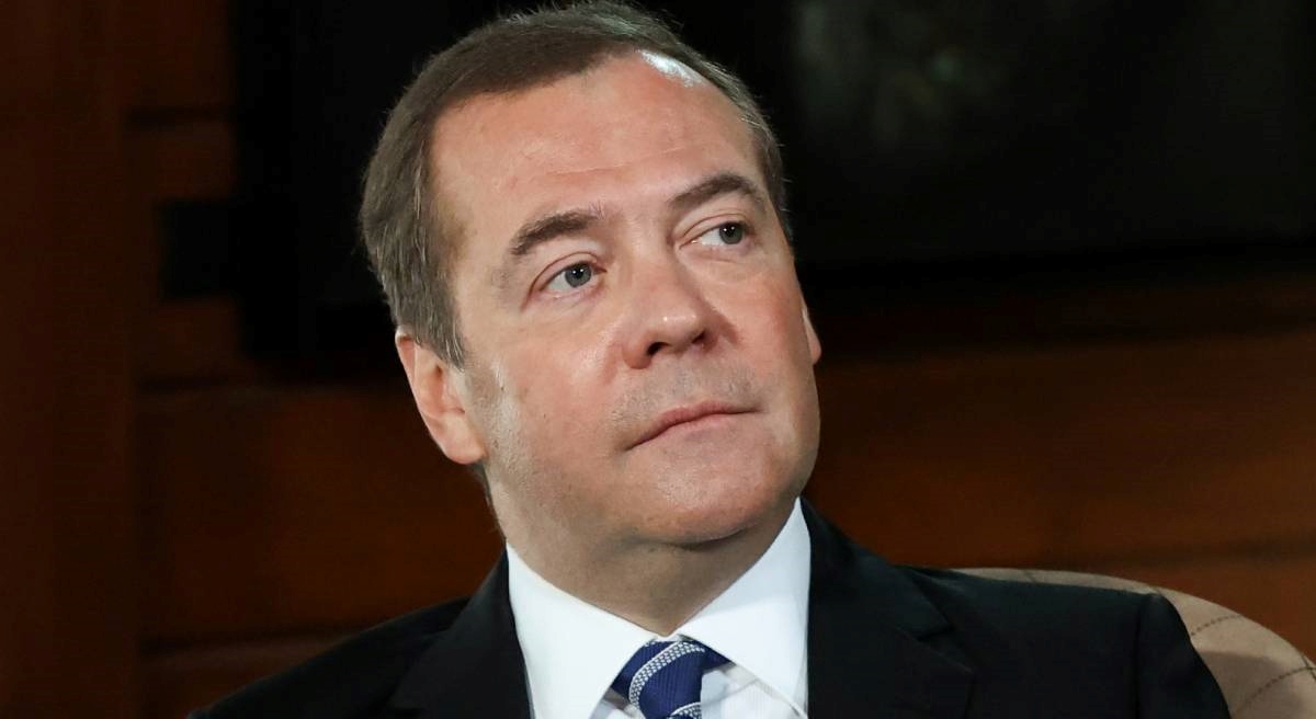 Medvedev: Poljskom vladaju politički imbecili koji patološki mrze Rusiju