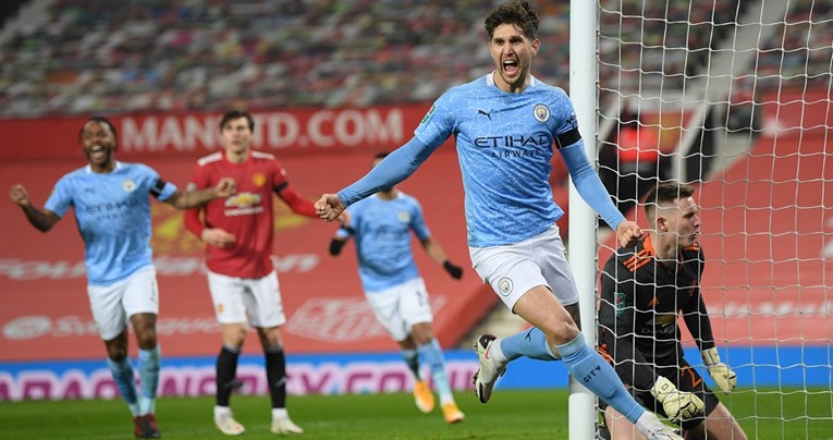 UNITED - CITY 0:2 Guardiola sjajnim nizom zakazao finale Liga kupa protiv Mourinha