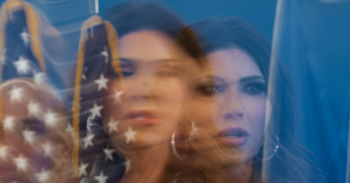 Trump se povlači. Miče šefa granične policije, dva sata razgovarao s "ICE Barbikom"