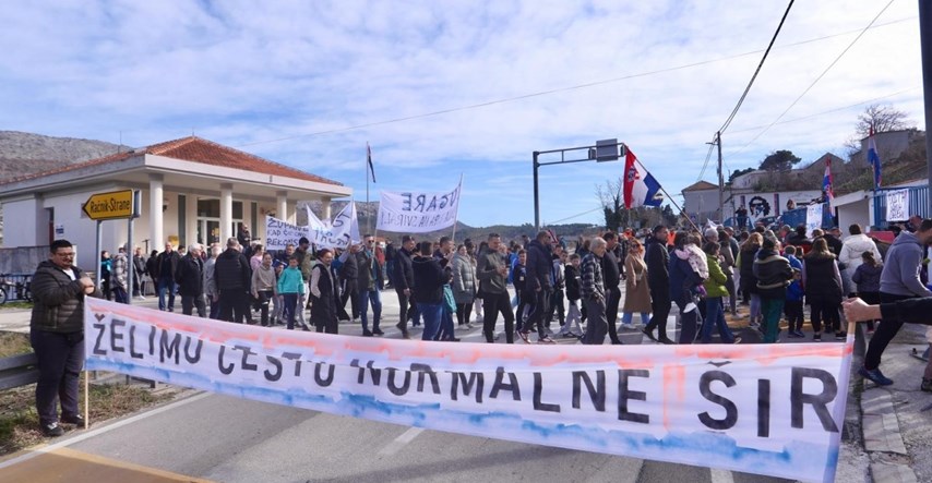 Mještani Tugara prosvjedovali, traže obnovu ceste. "Strahujemo za svoju djecu"