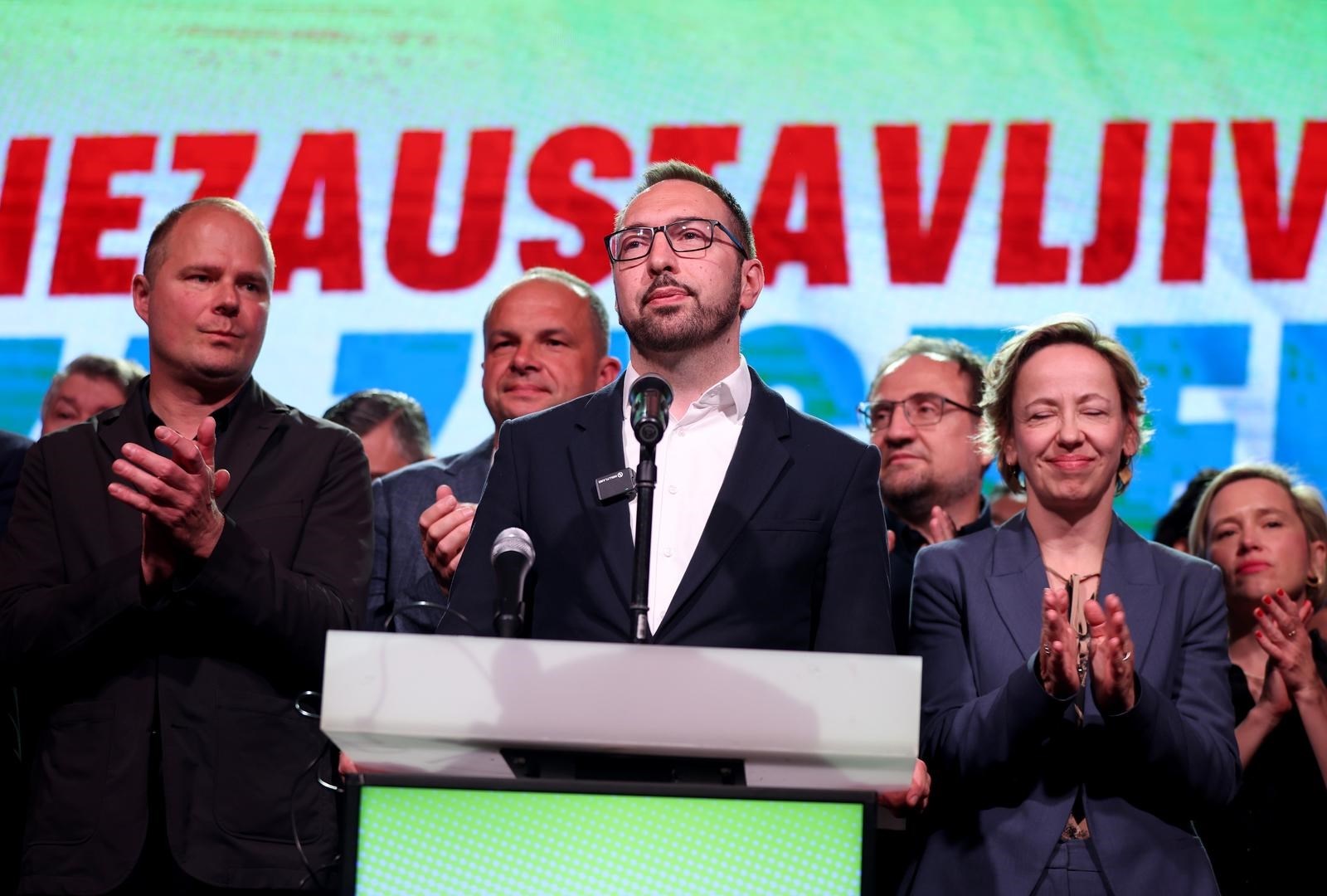 Tomašević poslao jasnu poruku pjesmom Hladnog piva uz koju je proslavio rezultate