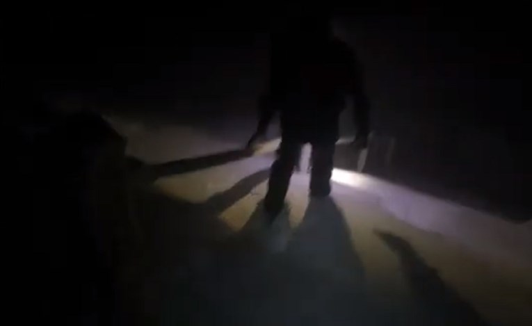 VIDEO Uz pomoć konopaca sinoć se spuštali sa zaleđenog vrha Biokova