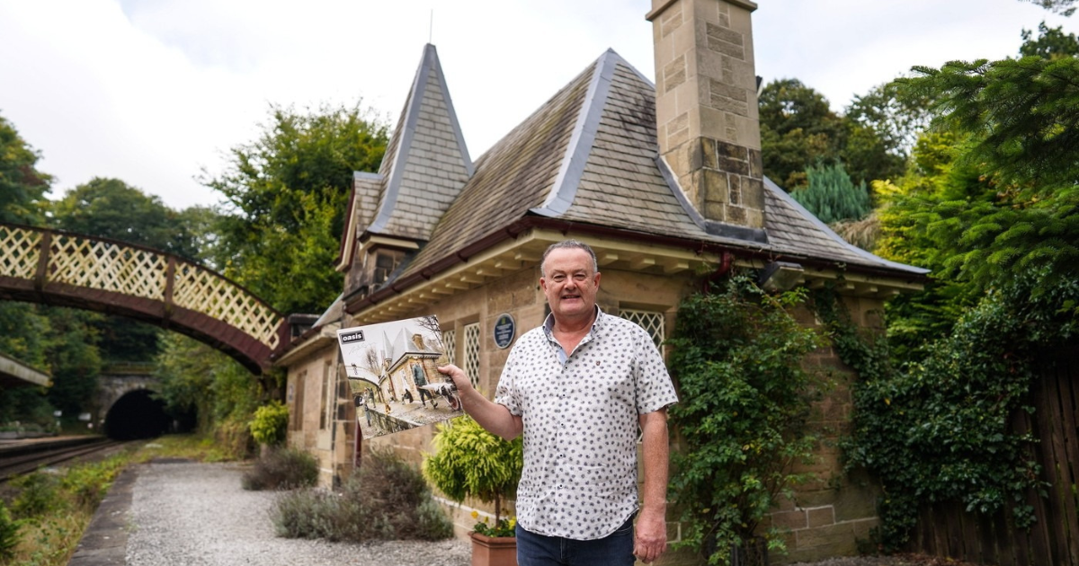Čekaonicu na kolodvoru pretvorili u kuću, iznenadilo ih zašto se ljudi dolaze fotkati