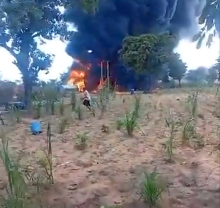 Cisterna eksplodirala u Nigeriji, deseci poginuli dok su skupljali gorivo