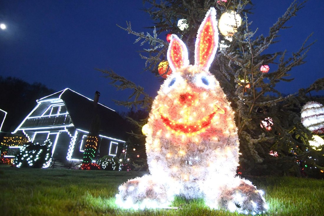 VIDEO Imanje Salaj zasjalo u uskrsnom ruhu s 60.000 pisanica