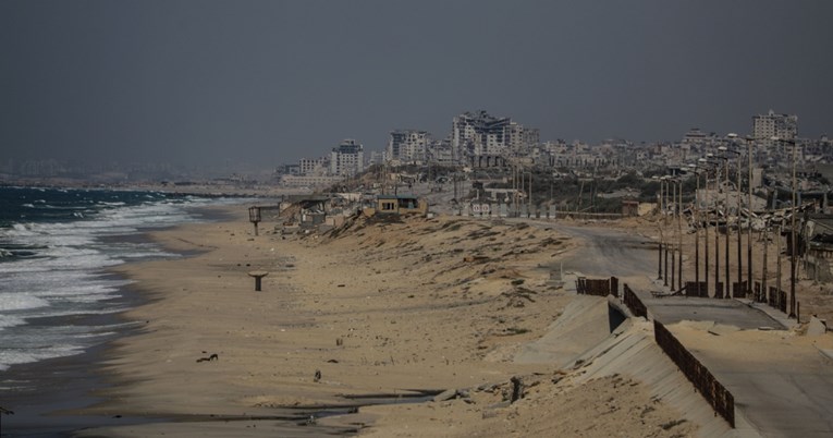 Izrael tvrdi da je već počeo okruživati predgrađa grada Gaze