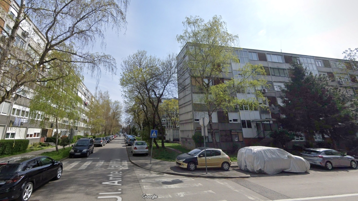 Tri žene u Zagrebu pozvonile umirovljenici na vrata, napale je i opljačkale joj stan