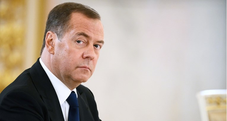 Medvedev: Svijet je vjerojatno na rubu novog svjetskog rata