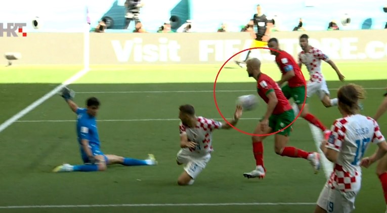 Pogledajte kako je Marokanac rukom dirao loptu. Strahonja: To nije penal