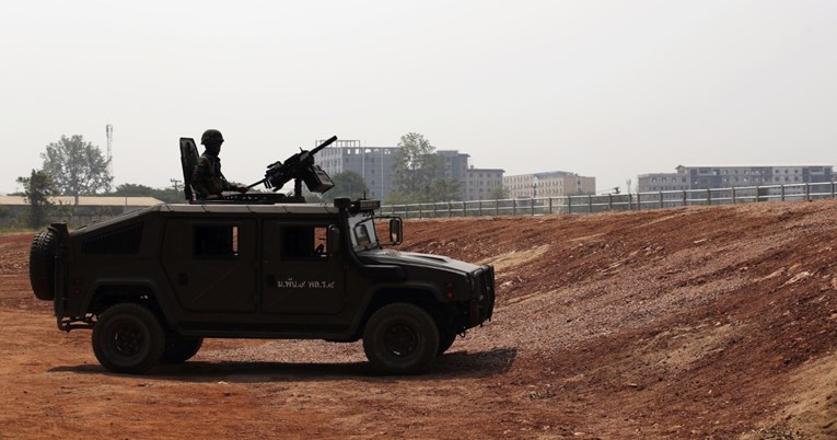 Kambodža i Tajland gomilaju vojnike uz granicu