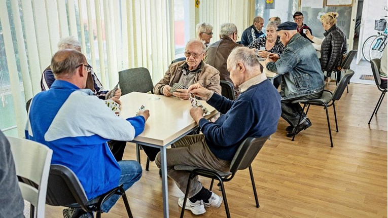Umirovljenici u Vinkovcima dobivaju veće uskrsnice