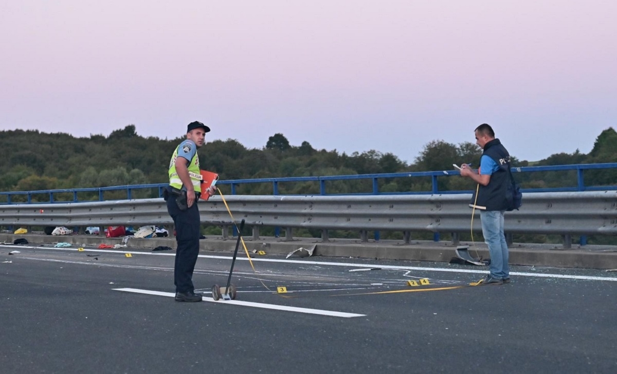 Zbog nesreće i kamiona u kvaru vozi se uz ograničenja na A6 i A3