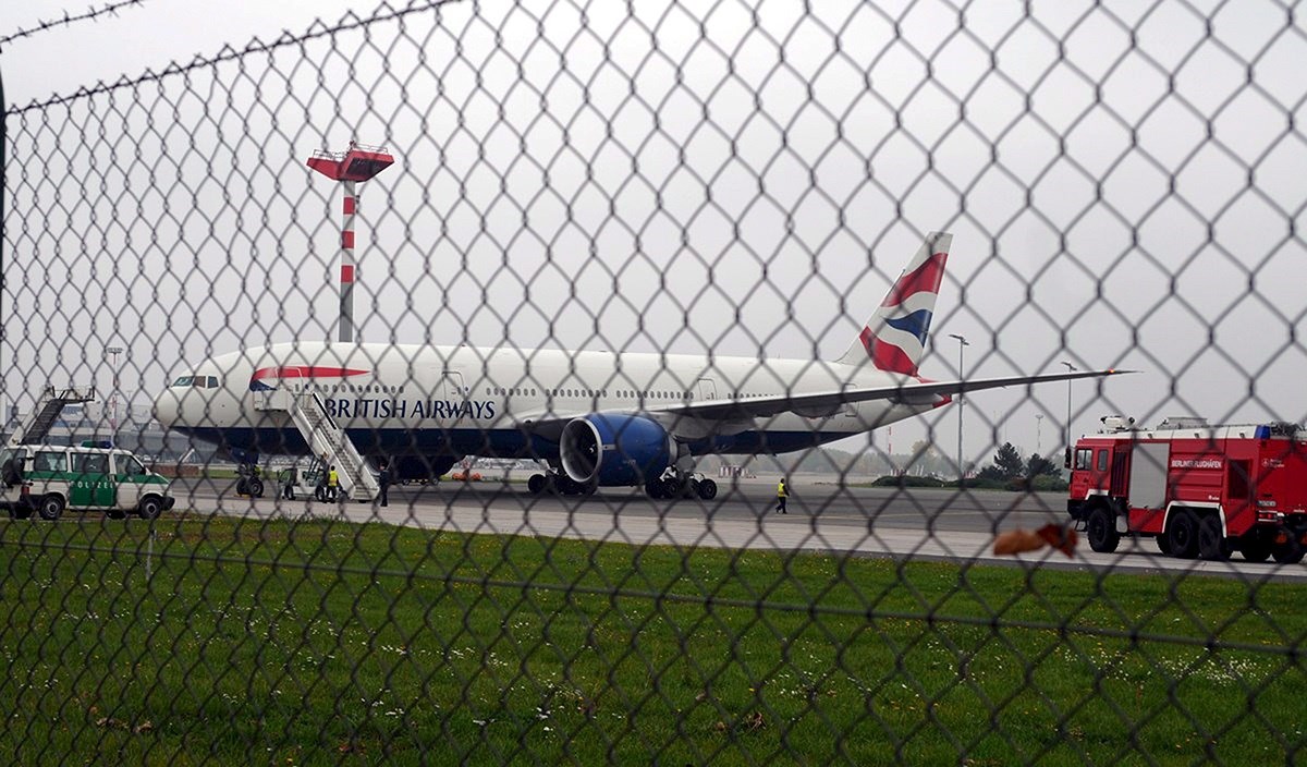 Zbog dima u kabini i sumnje na udar ptice avion British Airwaysa preusmjeren u Boston