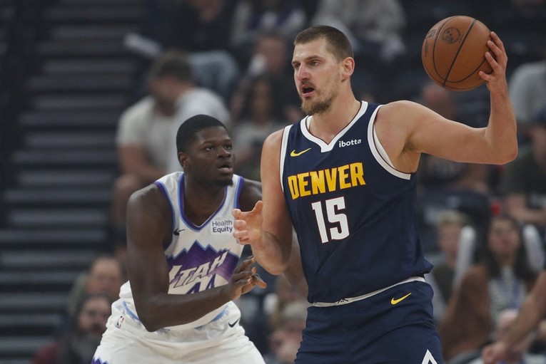 Viralni hit. Jokićevo dodavanje dijeli se društvenim mrežama, ističe ga i NBA liga