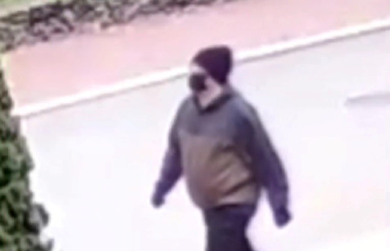 Još se traži napadač sa Sveučilišta Brown. Policija objavila novu snimku