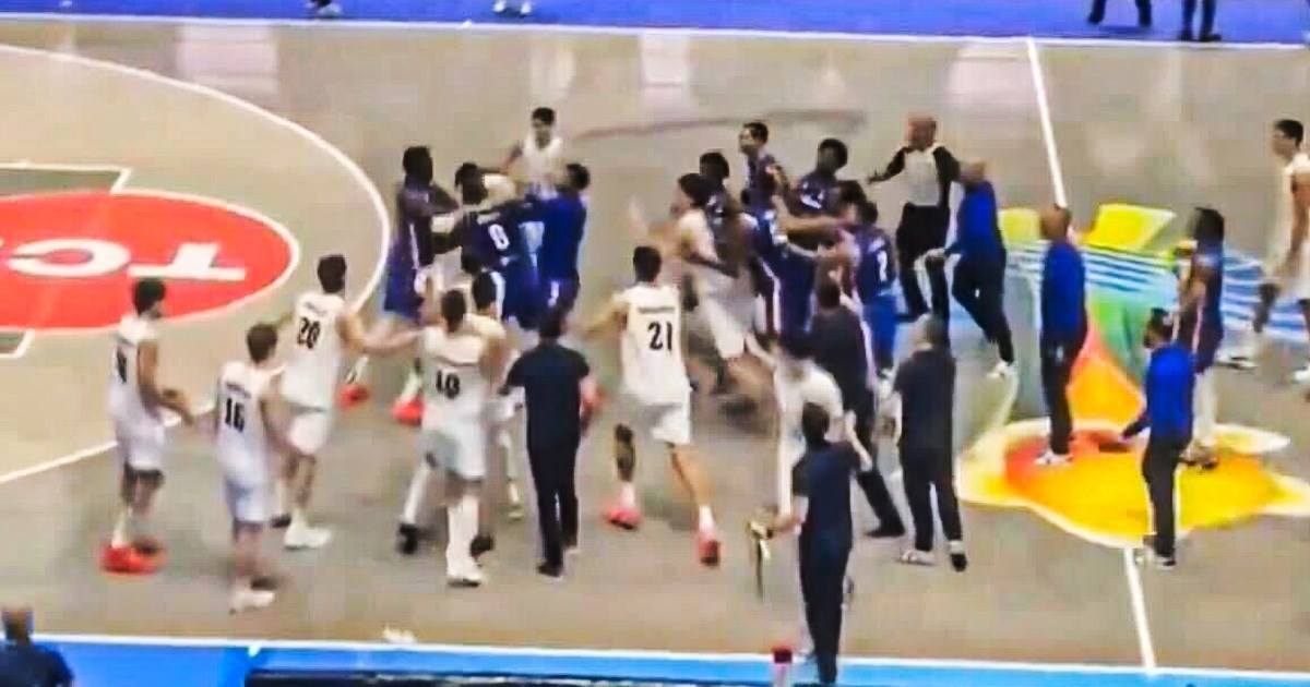 VIDEO Žestoka tučnjava na američkom košarkaškom prvenstvu. Slijede teške kazne?